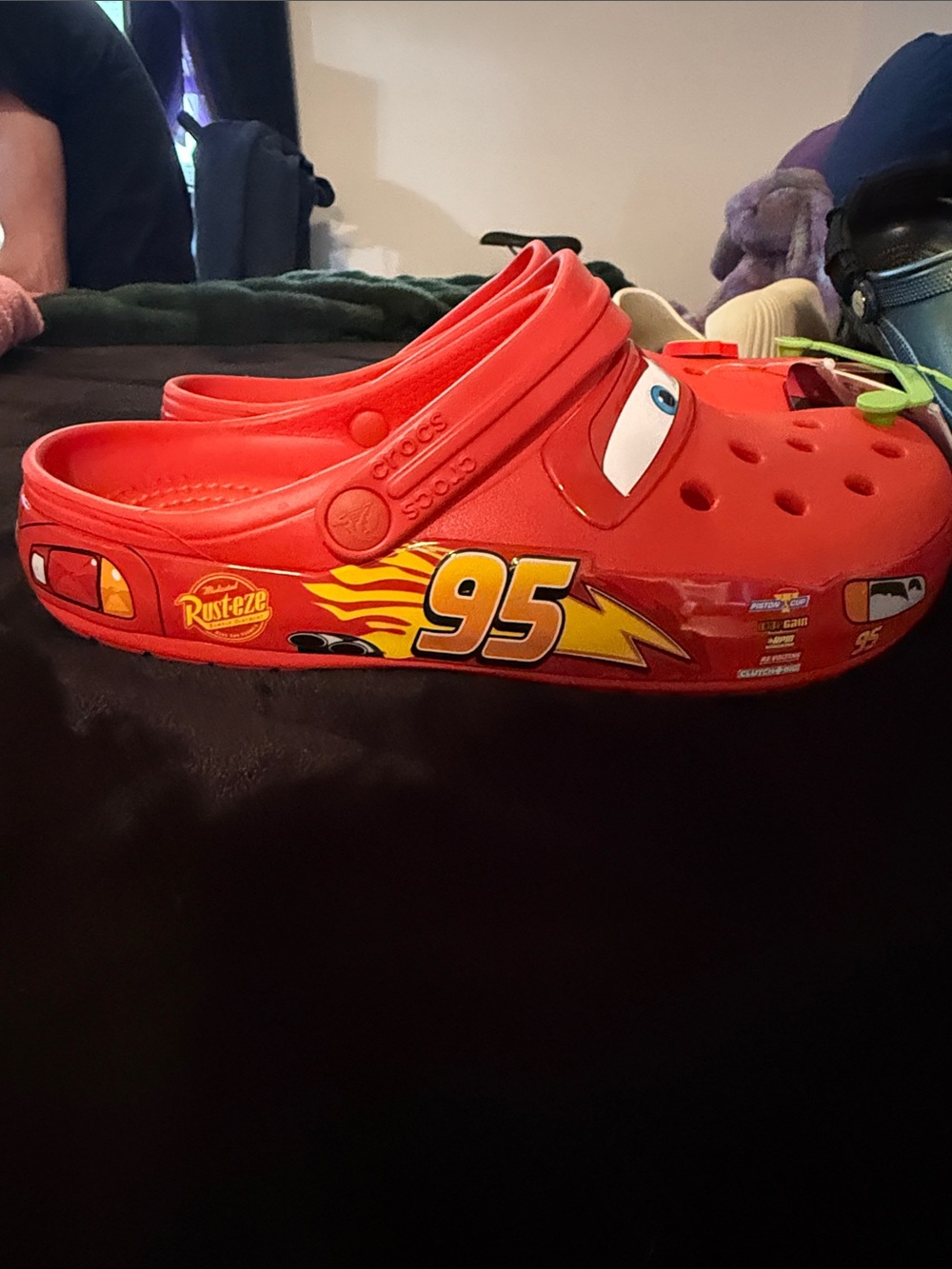 Red Lightning McQueen Crocs - Picture 5 of 7